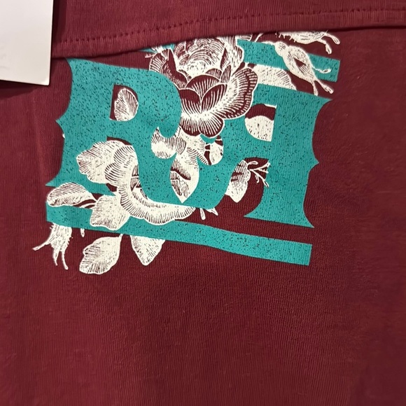 Rock Revival Long Sleeve men’s small t-Shirt with Floral Pocket - Picture 3 of 9